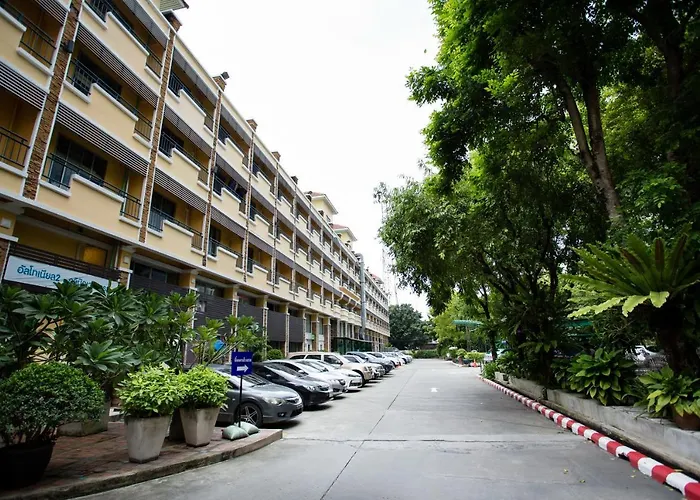 Paholyothin Park Place