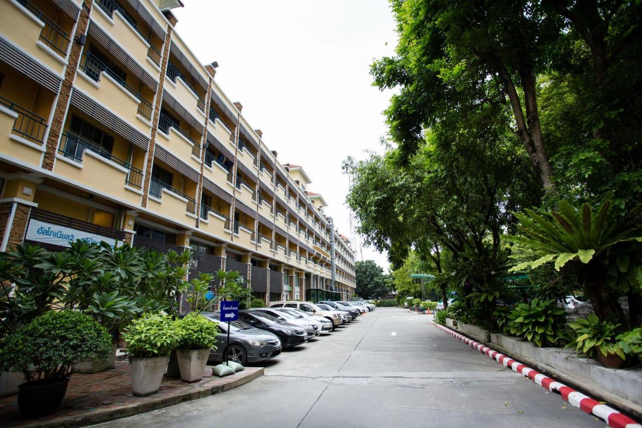 Paholyothin Park Place Отель