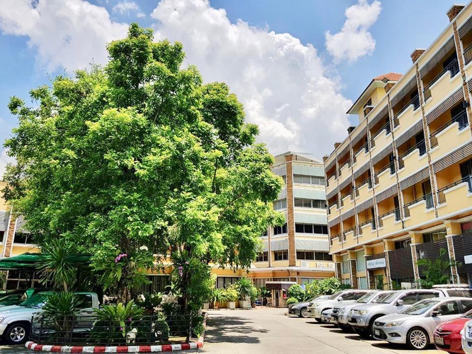 Paholyothin Park Place Отель 3*